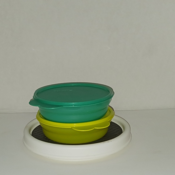 Tupperware Cereal Bowls With Seals - Picture 1 of 5